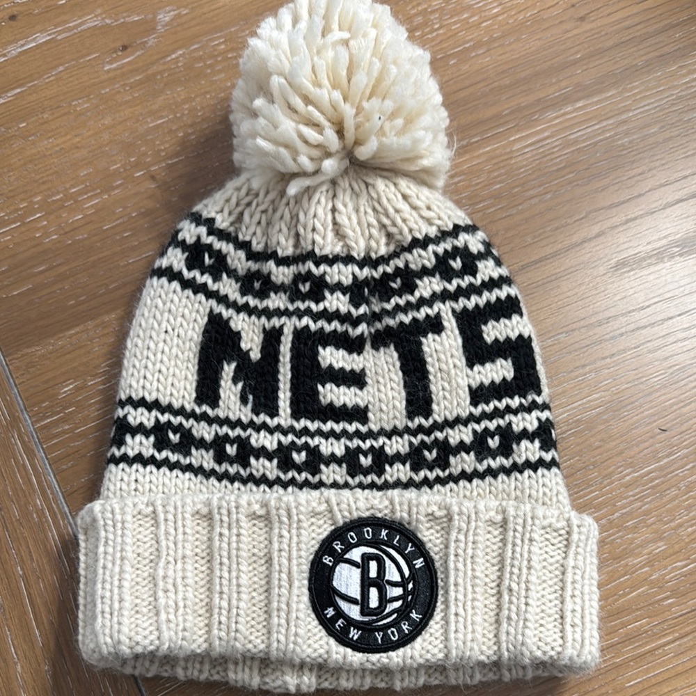 Brooklyn Nets women  Cream and Black Beanie